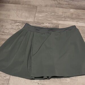 Avia Women's Mini Skirt in Gray